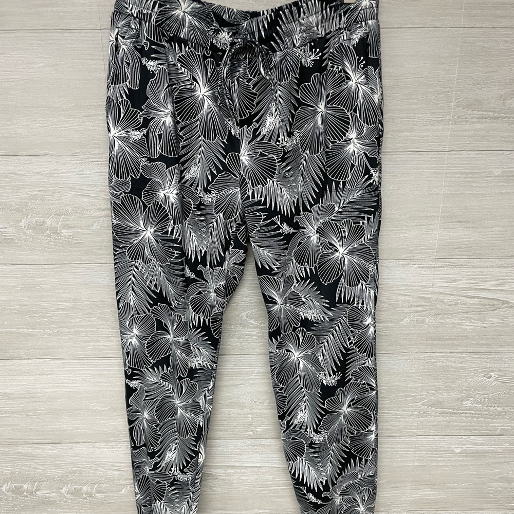 * | Telluride Clothing Company | floral joggers. Size M.